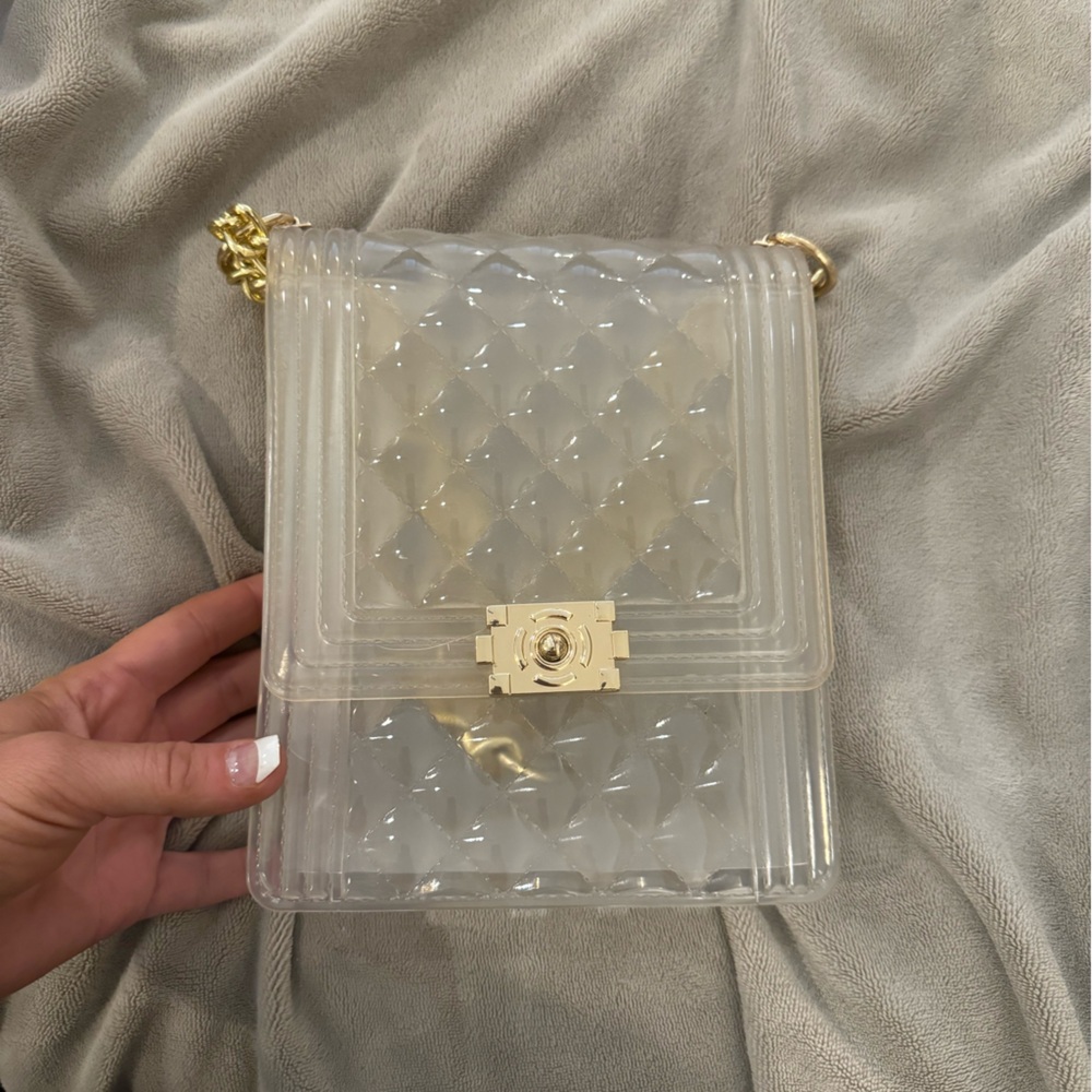 Cream and Gold Quilted Shoulder Bag with Chain Strap